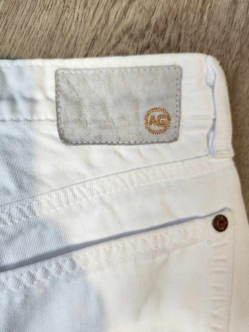AG Adriano Goldschmied White Boyfriend Bermuda Shorts size 28 - Picture 9 of 11